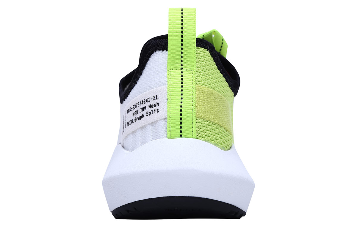 Lookbook (女性) Reebok Sole Fury「白色」DV4490