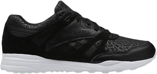 (W) Reebok Ventilator Gallery 2 'Hitam Putih' V68468 Buy (W) Reebok Ventilator Gallery 2 'Hitam Putih' V68468