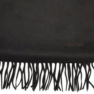 (W) Bufanda Negra de Cachemira con Flecos ''S Max Mara MaxMara. 2424546331600BACI006 Lookbook (W) Bufanda Negra de Cachemira con Flecos ''S Max Mara MaxMara. 2424546331600BACI006