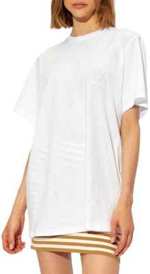 (W) 막스마라 SS24 화이트 로고 자수 반팔 크루넥 티셔츠 2421946021 Lookbook (W) 막스마라 SS24 화이트 로고 자수 반팔 크루넥 티셔츠 2421946021