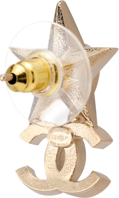 (W) 【SS23 新作】シャネル トレンディ ミニマリスト 小型メタルイヤリング AB2468-B010203-NK652 Shop (W) 【SS23 新作】シャネル トレンディ ミニマリスト 小型メタルイヤリング AB2468-B010203-NK652