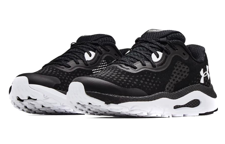 Lookbook (W) 安德玛 HOVR Guardian 3 '黑白' 运动鞋 3023558-002