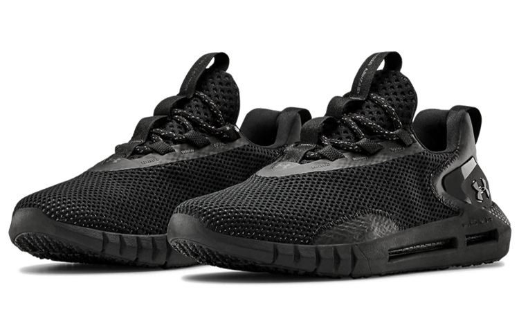 Lookbook (W) Under Armour HOVR STRT ''Triple Black'' Noir intégral 3022581-002