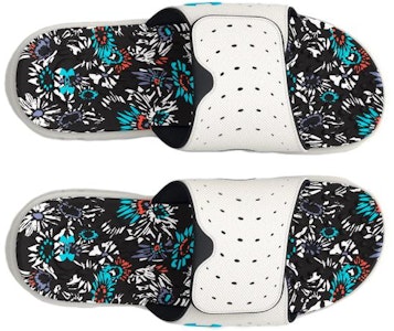 (W) UAイグナイトVII グラフィック フットベッド スライド (グレーミストフローラル) 3026029-100 Purchase (W) UAイグナイトVII グラフィック フットベッド スライド (グレーミストフローラル) 3026029-100