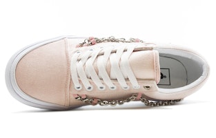 (W) 范斯 Old Skool 链条厚底鞋 '嫣红新娘' VN0A3B3U4TB Lookbook (W) 范斯 Old Skool 链条厚底鞋 '嫣红新娘' VN0A3B3U4TB