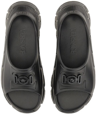 (W) Versace Slide Kain 'Hitam' 1011314-1A08202-1B090 Lookbook (W) Versace Slide Kain 'Hitam' 1011314-1A08202-1B090