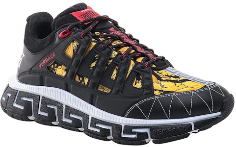 (W) Versace Trigreca 2020 'Barocco Print - Hitam' DST539G-D15TCG_D4D Lookbook (W) Versace Trigreca 2020 'Barocco Print - Hitam' DST539G-D15TCG_D4D