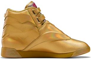 (女性) 神力女超人 1984 x Reebok Freestyle Hi '金鷹盔甲' FW4667 Order (女性) 神力女超人 1984 x Reebok Freestyle Hi '金鷹盔甲' FW4667