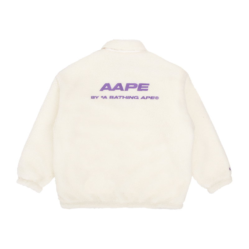 Lookbook (W) 아페 FW22 에이프 하트 자수 플리스 자켓 - 화이트 AAPJKW7567XAJ