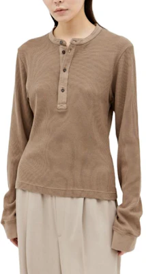 (W) 아크네 스튜디오 슬림핏 버튼 긴소매 폴로 셔츠 브라운 CL0263-DIA Lookbook (W) 아크네 스튜디오 슬림핏 버튼 긴소매 폴로 셔츠 브라운 CL0263-DIA