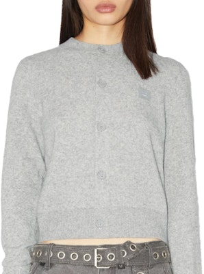 (W) Cárdigan Acne Studios de Lana Gris Claro con Botones y Cuello Redondo. A60280-X92 Lookbook (W) Cárdigan Acne Studios de Lana Gris Claro con Botones y Cuello Redondo. A60280-X92