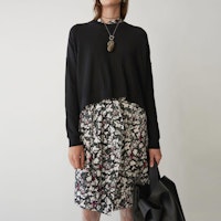 (W) Acne Studios Sweater Rajut Hitam Crewneck 19Q156-900 Lookbook (W) Acne Studios Sweater Rajut Hitam Crewneck 19Q156-900