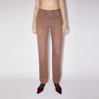 Lookbook (W) Acne Studios FW22 直筒深紅牛仔褲。 A00366-AF8