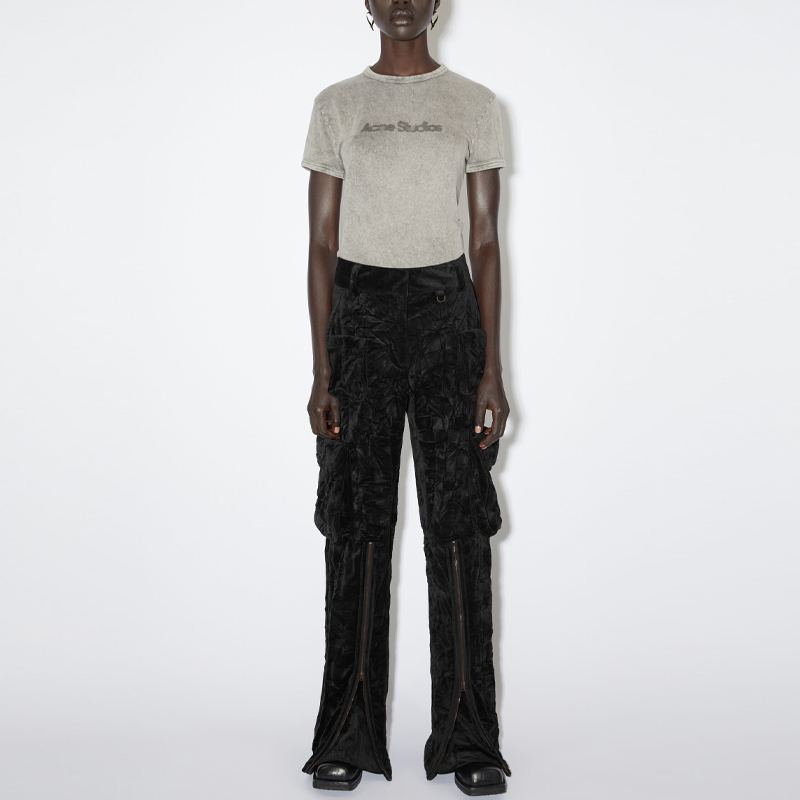 Lookbook (W) Pantalones Cargo con Cremallera Arrugada Negros Acne Studios FW23. AK0719-900