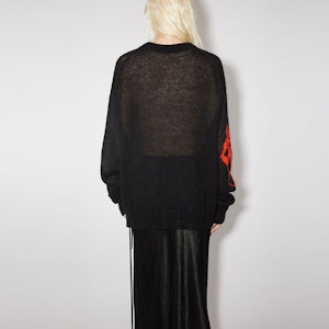 (W) Acne Studios FW23 Sweater Rajut Mohair Motif Kupu-Kupu Merah Hitam. A60442-AH9 Shop (W) Acne Studios FW23 Sweater Rajut Mohair Motif Kupu-Kupu Merah Hitam. A60442-AH9