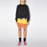 (W) Acne Studios SS22 黑色宽松圆领卫衣带笑脸标志 AI0096-900 Lookbook (W) Acne Studios SS22 黑色宽松圆领卫衣带笑脸标志 AI0096-900