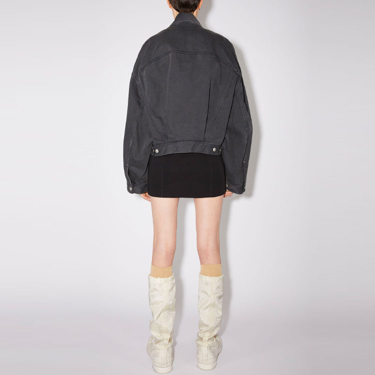 Shop (W) Chaqueta Acne Studios SS22 de Mezclilla Vintage Manga Larga en Gris Oscuro. A90424-AA3