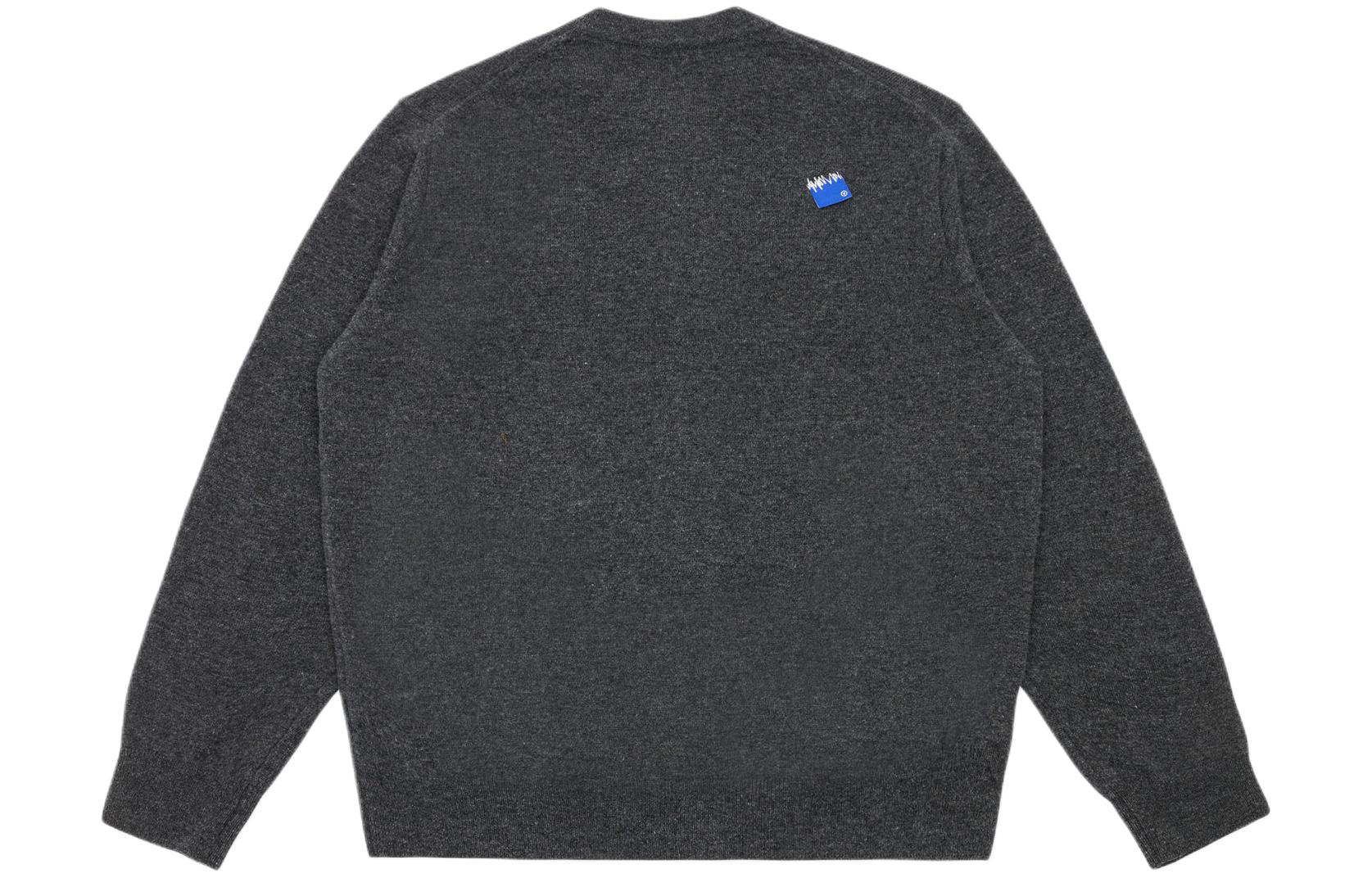 Lookbook (W) ADER ERROR Kardigan Kelabu Arang dengan Perincian Patch. BMSGFYKT0702CC