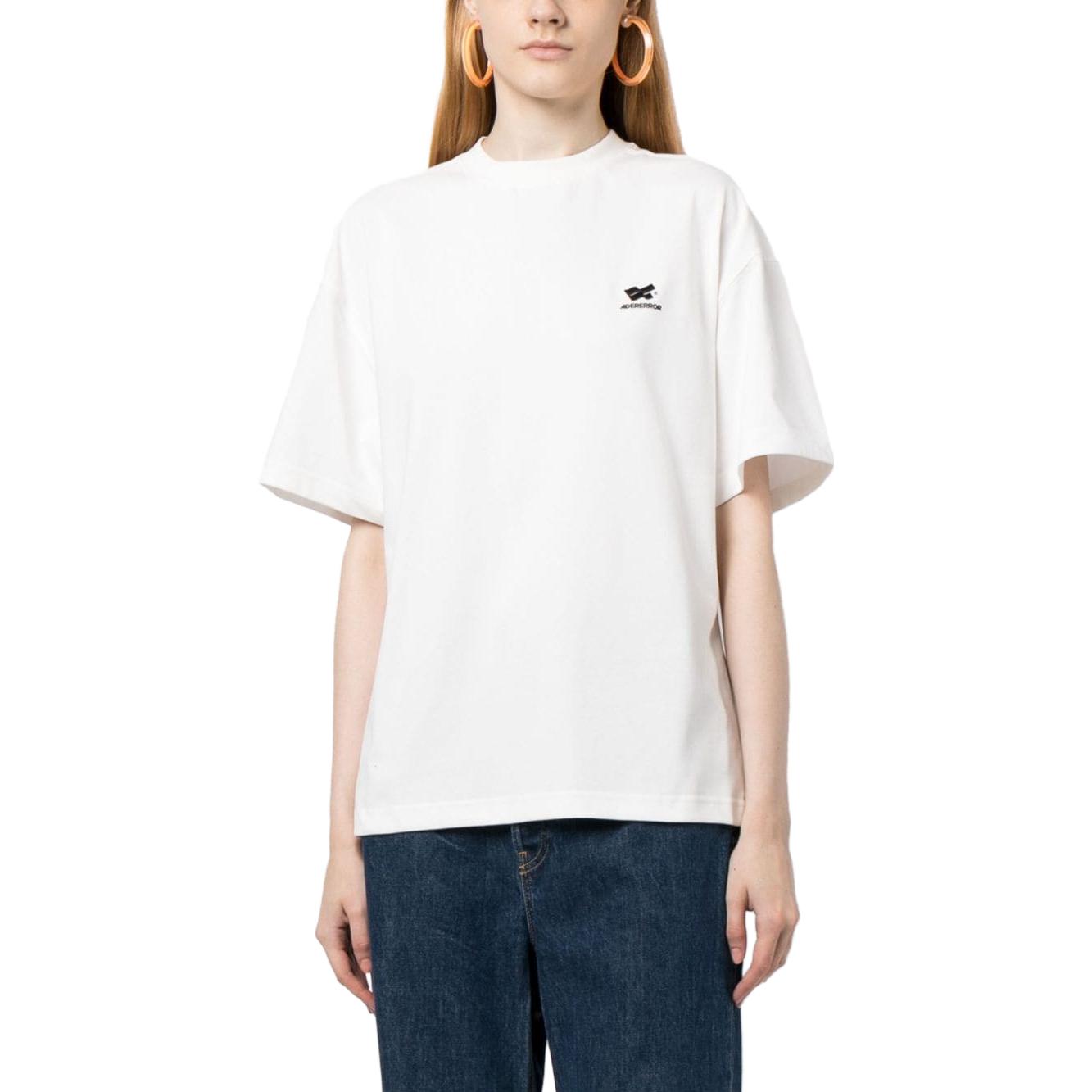 Lookbook (W) ADER ERROR Baju-T Leher Bulat Putih Logo Bersulam Oversized. BMADFWTS0103OW