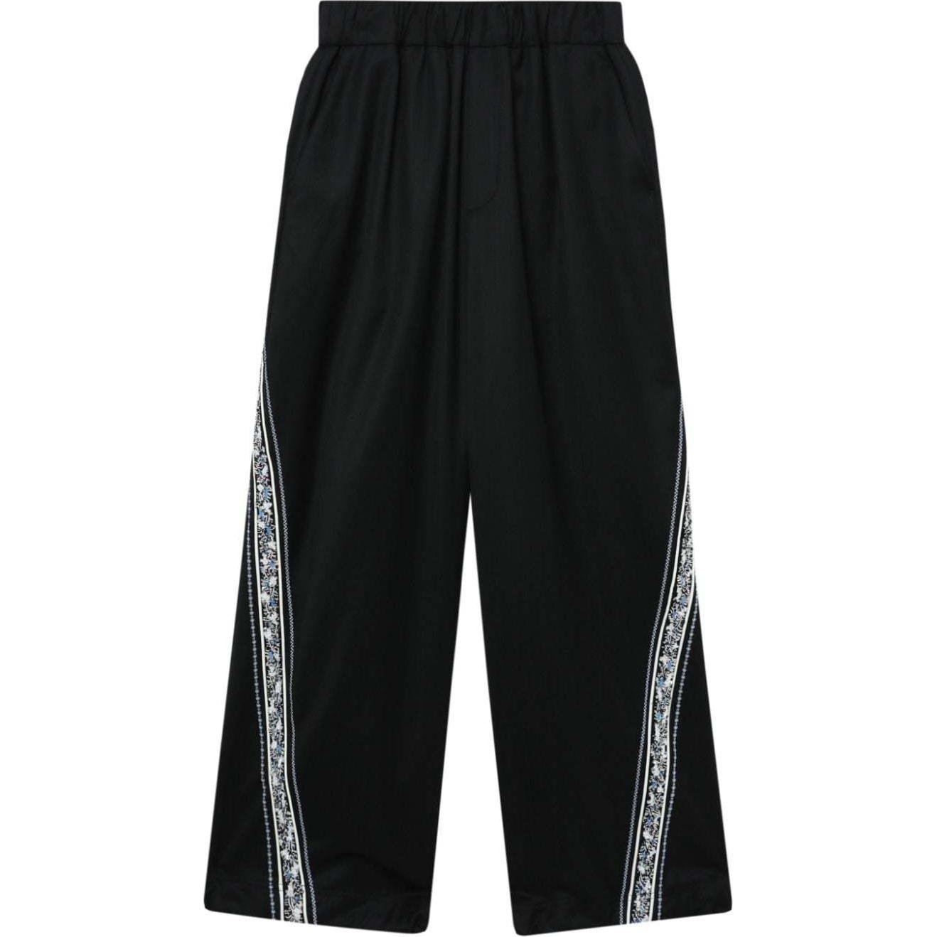 Order (W) ADER ERROR Seluar Hitam Lebar Floral Sulam Gaya Santai. BN01SSBT0105BK