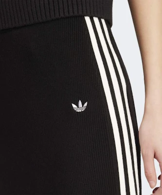 (W) adidas 3-Stripes Skirt Rajut - Hitam JW2661 Shop (W) adidas 3-Stripes Skirt Rajut - Hitam JW2661