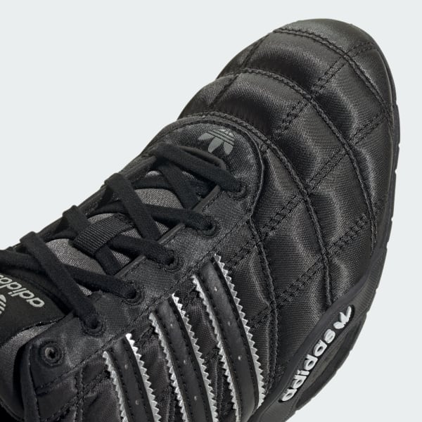 Cheap (W) アディダス アディレーサー ロー スニーカー コアブラック/シルバーメタリック JS0286