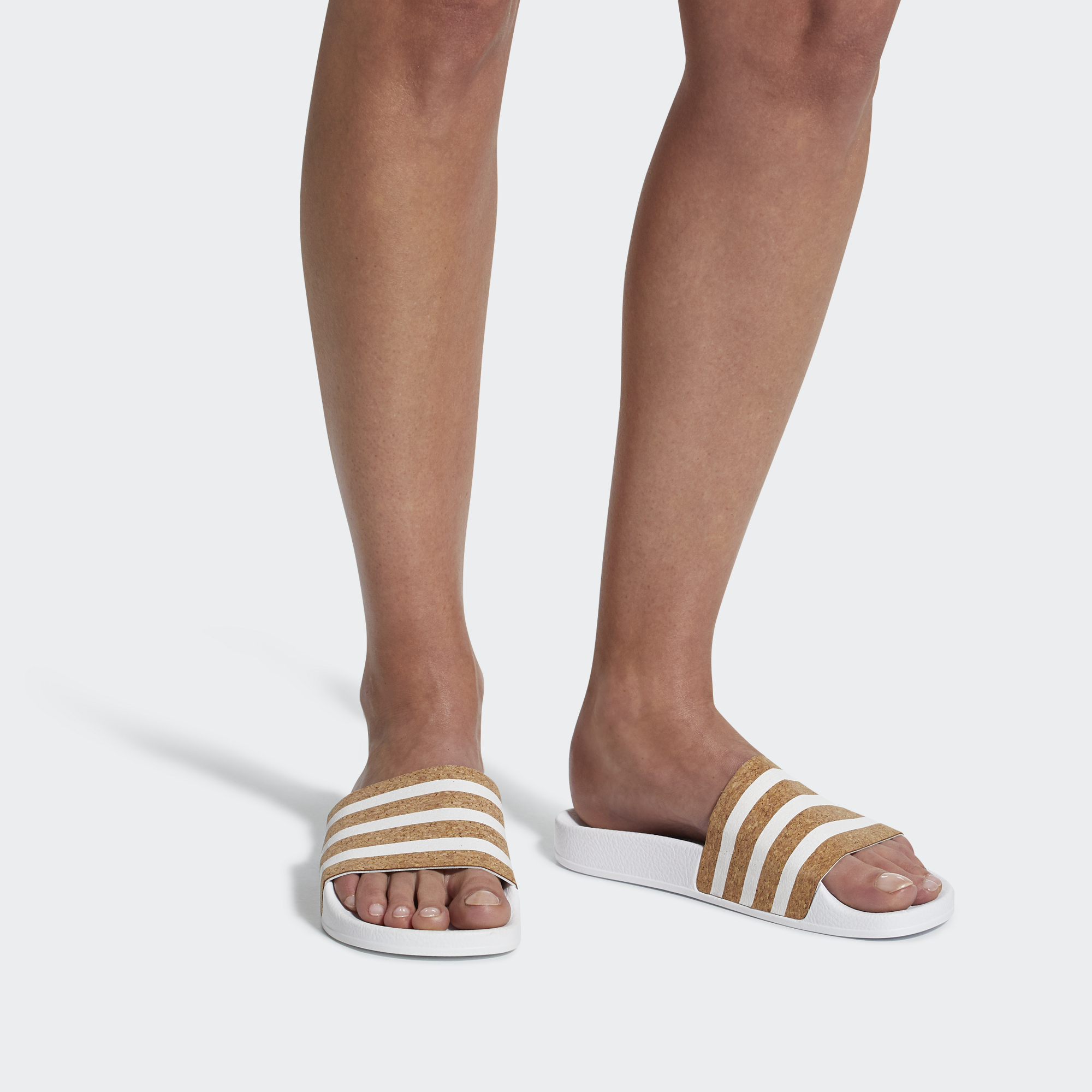 Sizing (W) 아디다스 아딜렛 '코르크' 슬리퍼 CQ2238