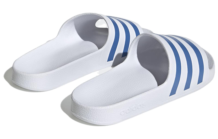 Shop （女性）adidas Adilette Aqua 拖鞋『白藍融合』HP6295