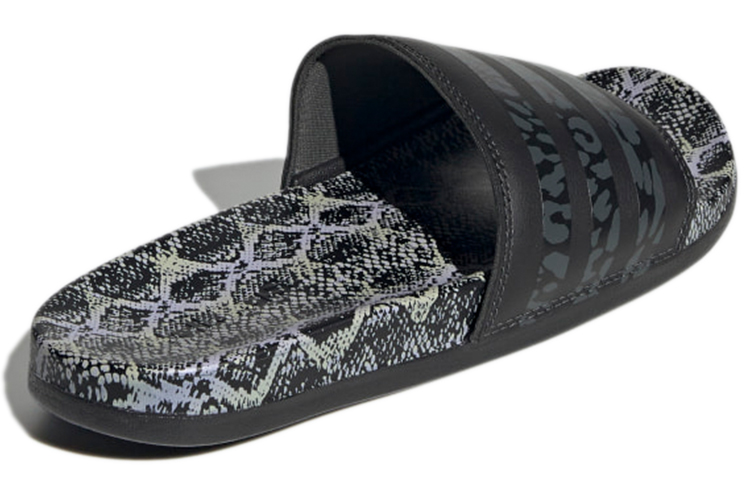 Shop (W) adidas Adilette Comfort 'Hitam' GW1052