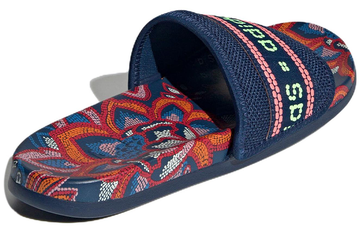 Shop （女性）adidas Adilette 舒適涼鞋 '花卉 - 神秘藍' GV7086