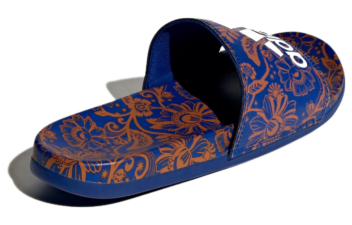 Lookbook （女款）adidas Adilette Comfort 拖鞋 '花卉 - 皇藍' IE4966