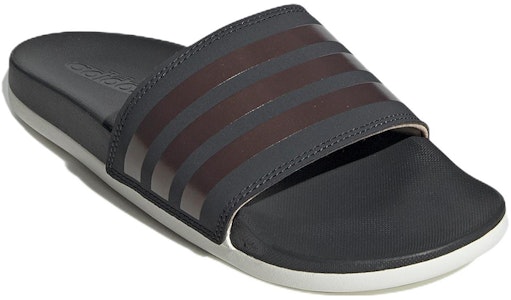 (W) Sandal adidas Adilette Comfort 'Garis Berkilau - Tembaga Metalik' F97200 Lookbook (W) Sandal adidas Adilette Comfort 'Garis Berkilau - Tembaga Metalik' F97200