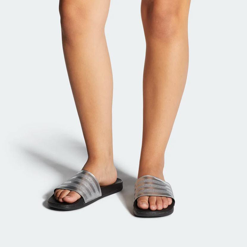 Sizing (W) adidas Adilette Comfort Sandalen ''Stripes Shimmer - Silber Metallic'' G27728