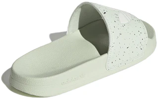 Shop adidas originals Adilette Lite Slides 休閒運動拖鞋 女款 淺綠色