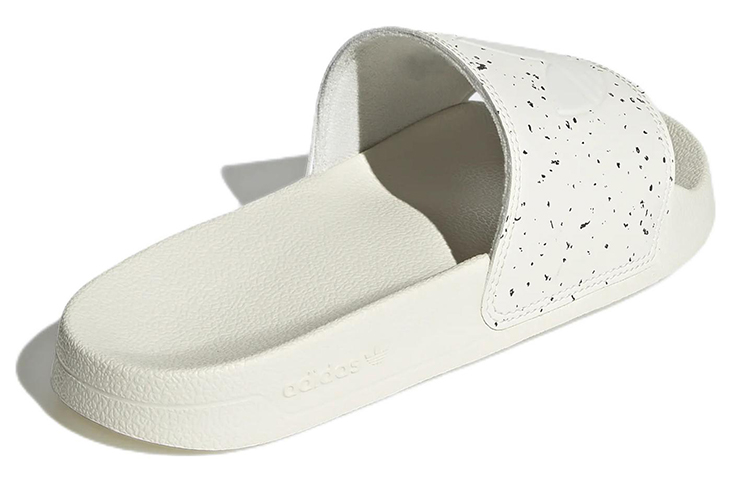 Shop adidas originals Adilette Lite 滑鞋 休閒運動拖鞋 女款 象牙白