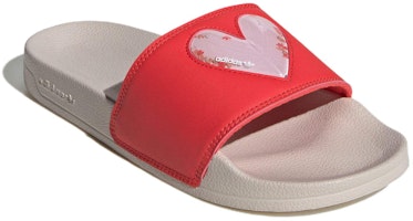 (W) 阿迪达斯 Adilette Lite 情人节拖鞋 IG5963 Lookbook (W) 阿迪达斯 Adilette Lite 情人节拖鞋 IG5963