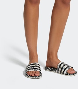 (W) adidas Adilette Sandal 'Hitam Putih Perak' CM8224 Sizing (W) adidas Adilette Sandal 'Hitam Putih Perak' CM8224