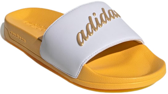 (W) adidas Adilette Slide 'Putih Emas Metalik' GZ5931 Lookbook (W) adidas Adilette Slide 'Putih Emas Metalik' GZ5931