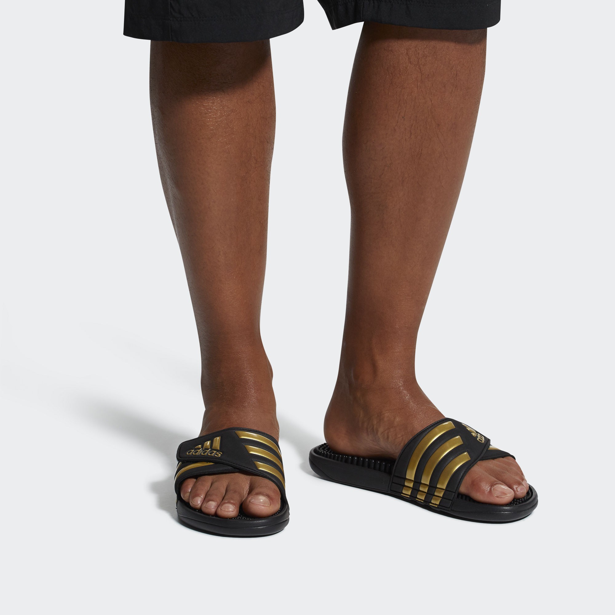 Sizing (W) adidas Adissage ''Nero Oro'' CM7924