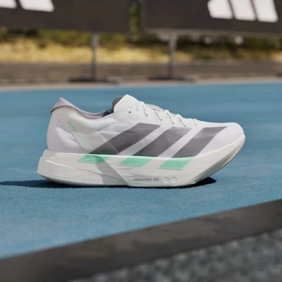 (W) Adidas Adizero Adios Pro 4 Putih/Iron Metallic/Pulse Mint KI1471 Lookbook (W) Adidas Adizero Adios Pro 4 Putih/Iron Metallic/Pulse Mint KI1471