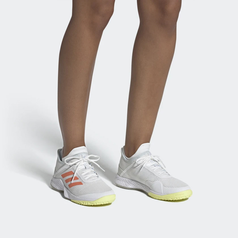 Sizing adidas Adizero Club 低筒跑步鞋 女款 灰白橙