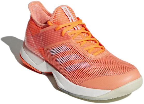 (W) adidas Adizero Ubersonic 3.0 'Oren Putih' CM7751 Lookbook (W) adidas Adizero Ubersonic 3.0 'Oren Putih' CM7751