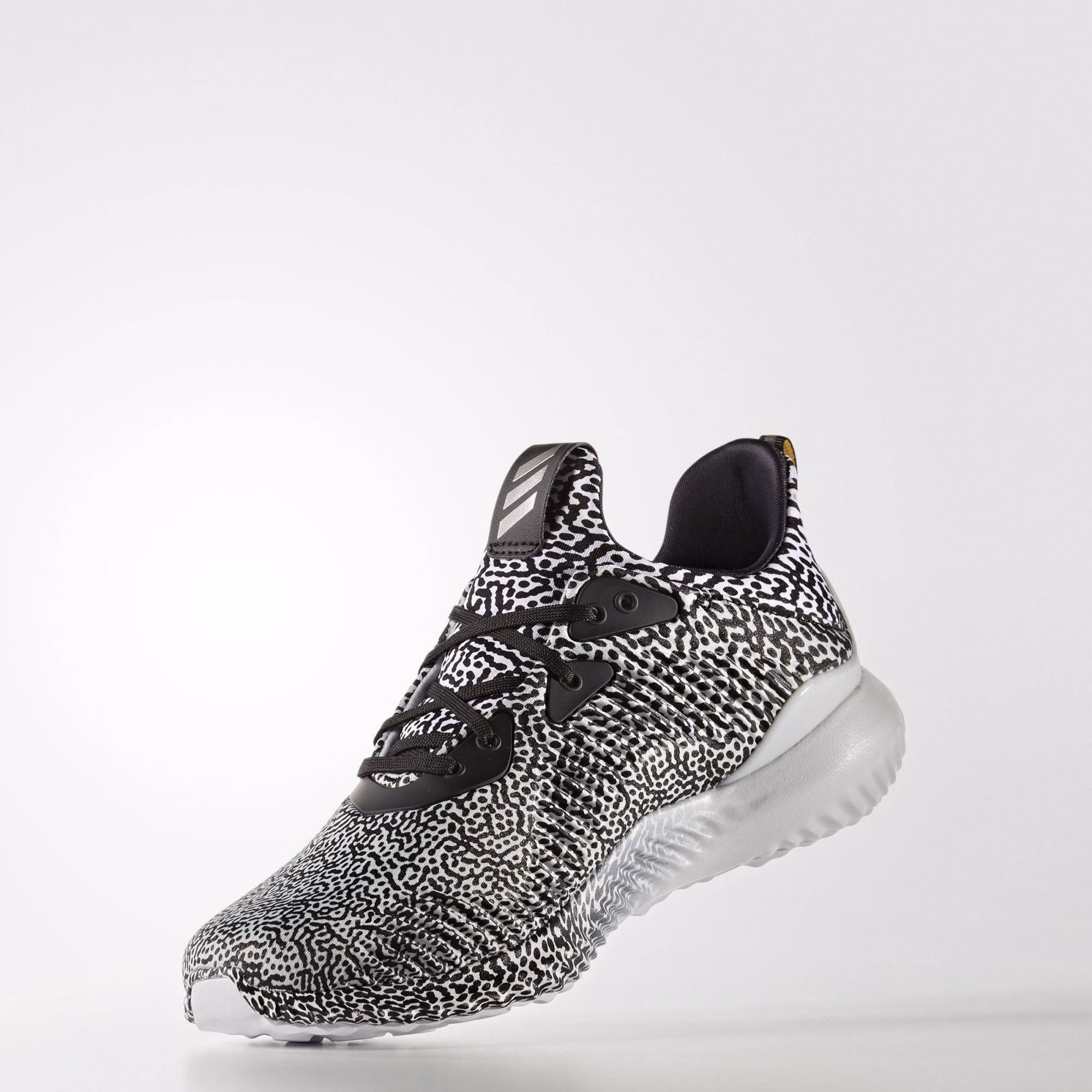 women-adidas-alphabounce-motion-capture-b54367
