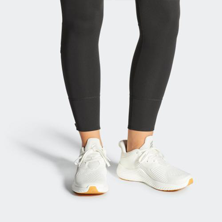 Sizing 阿迪达斯 Alphabounce rc.2 低帮跑步鞋 女款 白灰