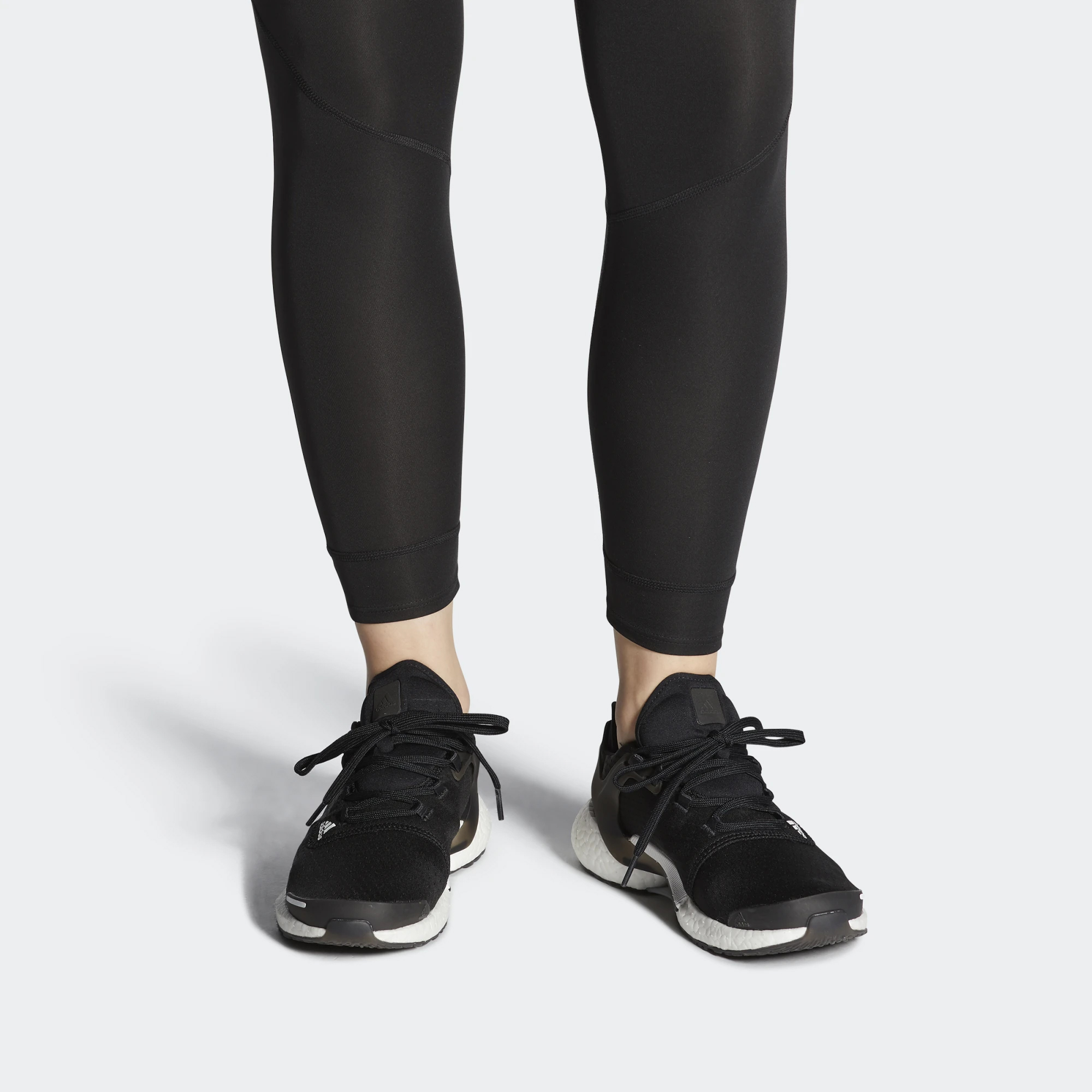 Sizing (W) 阿迪达斯 Alphatorsion Boost ‘黑白’ EG9669