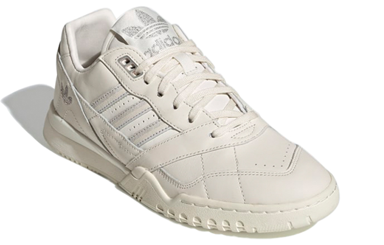 Lookbook (W) adidas AR Trainer 'Putih Pudar' EE5413