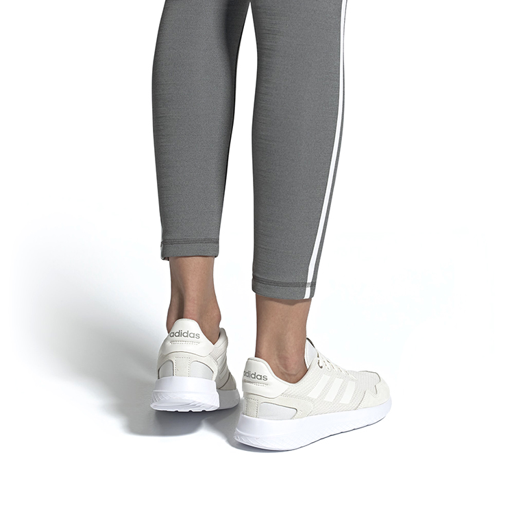 Sizing (W) adidas Archivo ''Blanc Running'' EF0527