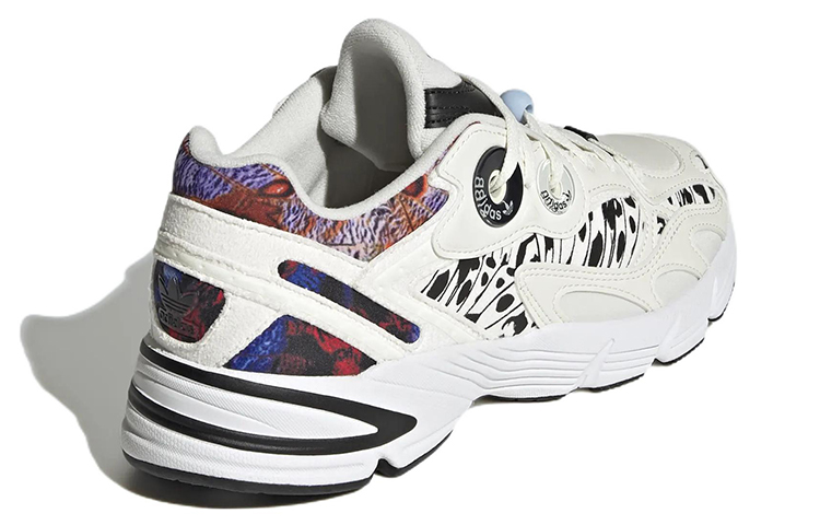 Shop (女款) adidas Astir '蝴蝶' GY9552