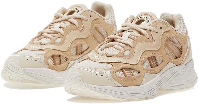 (W) adidas Astir SN 'Wonder White Sand Strata' Putih Pasir Strata GY2597 Lookbook (W) adidas Astir SN 'Wonder White Sand Strata' Putih Pasir Strata GY2597