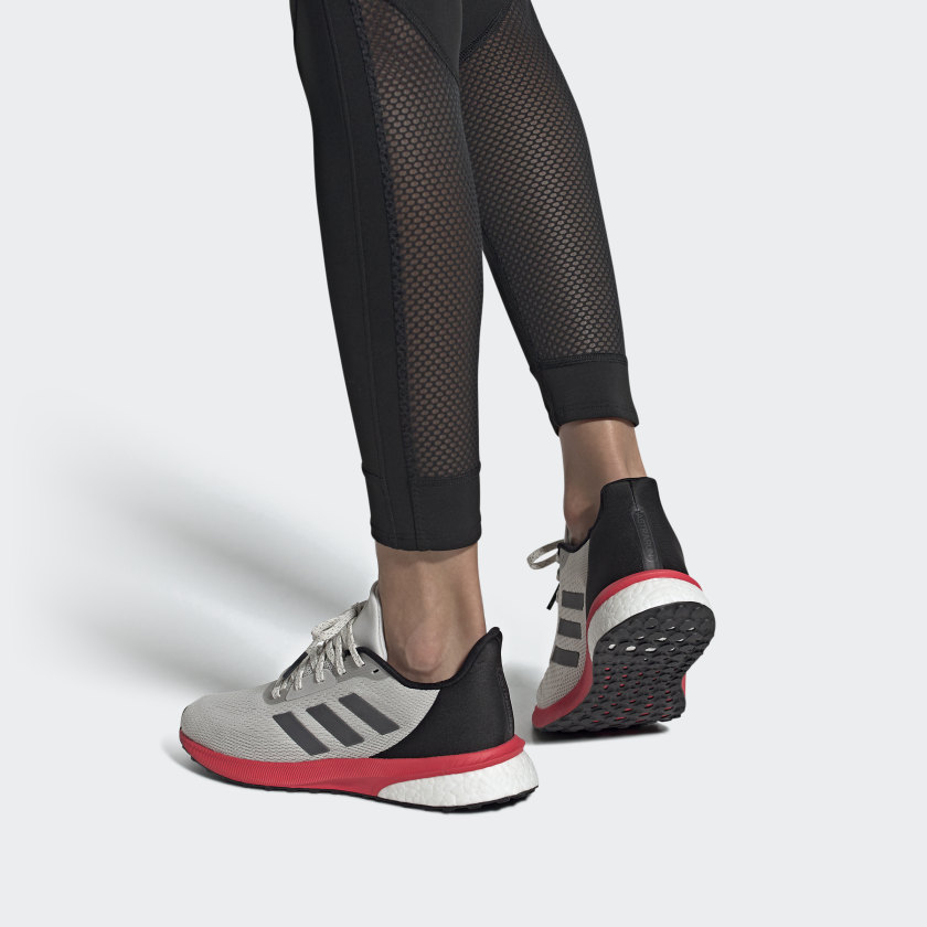 Sizing (W) adidas Astrarun Grijs/Zwart/Rood FX0499